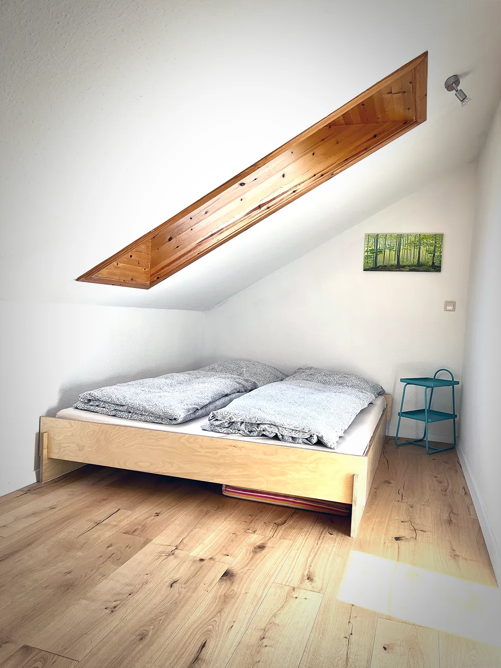 Schlafzimmer Blick auf Bett
